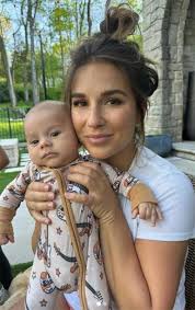 Jessie James Decker: Yeni Annelik Macerası