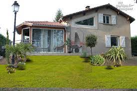Avoir un aménagement jardin devant maison moderne et bien soigné va non seulement laisser une bonne impression aux par exemple, avoir une maison qui prône le design rustique et aménager son espace outdoor en style japonais n'est. Amenager Une Butte Devant La Maison Monjardin Materrasse Com