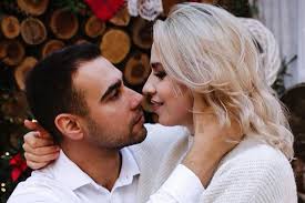 Ślub od pierwszego wejrzenia początkowo budził wiele kontrowersji, jednak z czasem widzowie przekonali się do programu. Yqijauju3tn3dm