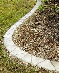 Concrete Landscape Edging Looks Like Flagstone Landscape Edging Concrete Landscape Edging Landscape Edging Diy
