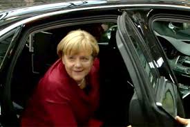 Sa nu pedepsim industria auto! Angela Merkel Im Spionen Audi Kanzlerin Fahrt 007 Autobild De
