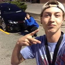 Melissa Mach (@mel_mach)