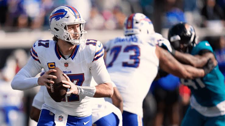 Josh Allen is voted the NFL's top quarterback by AP writers, Mahomes #2