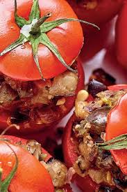 Zomerse Gevulde Tomaten Met Aubergine En Olijven Recept Gevulde Tomaten Voedsel Ideeen Olijven