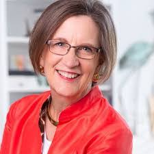 Marianne Bateman's Instagram, Twitter & Facebook