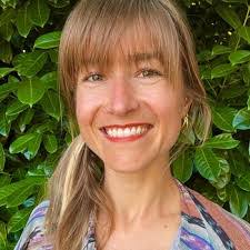 Lana Rutledge's Instagram, Twitter & Facebook