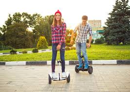 Ai acces la toate functiile contului olx. Un Hoverboard Joven Del Montar A Caballo De Los Pares Vespa Electrica Personal Imagen De Archivo Imagen De Hoverboard Electrica 77483427