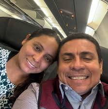 Esposos Ingrid y Giovanni Ventura was live.