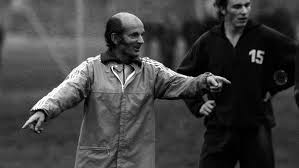Super angebote für rummenigge im koffer hier im preisvergleich. Bilder Seiner Sportkarriere Karl Heinz Rummenigge What A Man Fc Bayern Munchen Bundesliga Fussball Sport Themen Br De