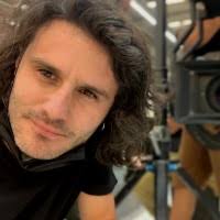 100+ perfiles de «Radic»