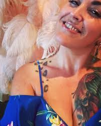 Ashley Starr's Instagram, Twitter & Facebook