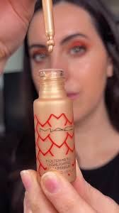 Lo que me gusta un iluminador liquido 😍 #mac #emeacreator #maccosmetics  #maclovestruckluck #liquidhighlighter #iluminador
