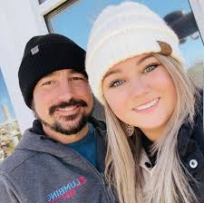 Looking for someone or a company to fix a gas fryer and gas oven for a  commercial property.