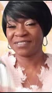 Ebony Moss's Instagram, Twitter & Facebook