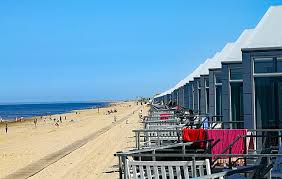 Strandhäuser am strand in zeeland. Julianadorp Strandhauser In Den Niederlanden