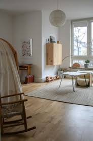 Als ich vor über 6 jahren zum ersten mal im internet nach montessori für zu hause stöberte, war ich überwältigt! Diy Montessori Regal Selber Bauen Kleiderschrank Und Bucherregal