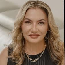 Candace Mozingo's Instagram, Twitter & Facebook