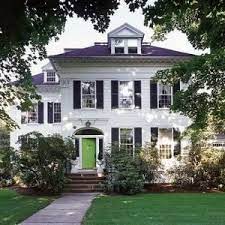 White house black trim green door. Stylish Home Black And White House Exterior Design White Exterior Houses Green Front Doors House Exterior