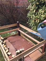 Remplir Un Carre Potager Auto Fertile En 9 Etapes Carre Potager Potager Permaculture Jardin Permaculture