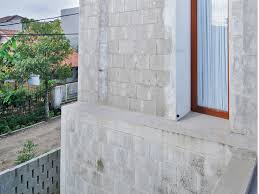 Ada kelebihan dan kekurangan soal harga, kemudahan dan kesulitan memasang, penghematan biaya dan waktu, kekuatan, dab sebagainya. Rumah Batako Tanpa Plester Inspirasi Desain Rumah 2019