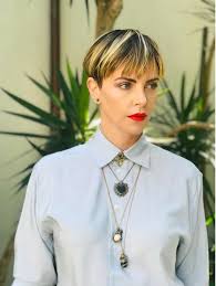 Gradual haircut ease of installation, as well as elegant. 25 Gender Neutral Haircuts For A More Androgynous Look