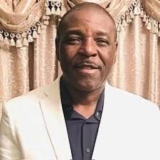 DR. UN has an award for any hard working member of the #ADAWEFROM  group😂😂🤣🤣