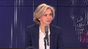 Последние твиты от valérie pécresse 2021 (@avecvalerie). Intrusion Au Capitole Campagne De Vaccinations Tests Dans Les Aeroports Retour Des Eleves Au Lycee Le 8h30 Franceinfo De Valerie Pecresse