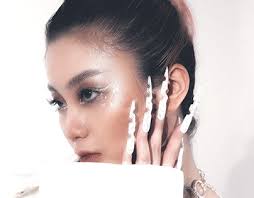 Kellie Projects :: Photos, videos, logos, illustrations and branding ::  Behance