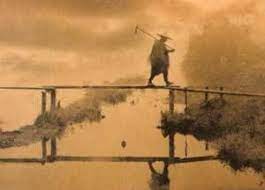 Cangkul digunakan untuk mengubah kondisi tanah keras menjadi lebih subur. Petani Dan Cangkulnya Samaggi Phala