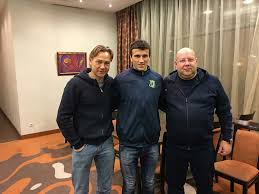 Раньше пили, курили и играли. Football Club Rostov On Twitter A Vot I Foto S Podpisaniya Kontrakta S Romanom Eremenko Prezident Kluba Artashes Arutyunyanc I Glavnyj Trener Valerij Karpin Teplo Poprivetstvovali Novichka Https T Co N3rtzp7ejb