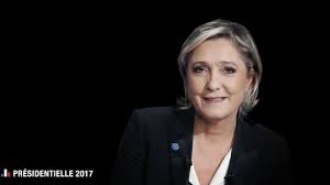 D'après le parisien, marine le pen aurait pris le temps de consulter l'avocat du fn, wallerand de saint just, avant de tweeter les photos en question. Marine Le Pen Presidente Du Fn L Express