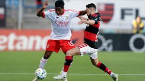 Marco Silva faz só uma alteração no onze do Benfica: Leandro Barreiro e mais dez