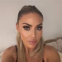 Annie Hua's Instagram, Twitter & Facebook