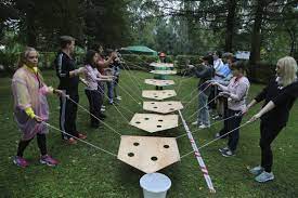 Igry Dlya Vzroslyh Team Building Games Team Games Team Building