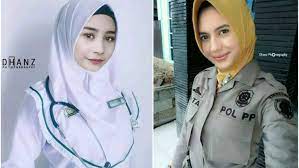 Aplikasi ini berisi koleksi desain atau model baju anak perempuan yang bisa anda jadikan sebagai referensi untuk membuat baju serupa atau anda modifikasi lagi sesuai dengan selera. 13 Tampilan Seleb Saat Pakai Seragam Dinas Kalau Begini Baiknya Jadi Artis Saja Atau Gimana Nih