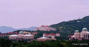 Universiti malaysia sabah (ums) is an institution of higher education that produces human resources, experts and professionals in a variety of fields.with the ultimate vision of imparting high quality education to local and global community of students and scholars, ums has set for itself a high. Mini Putrajaya And University Malaysia Sabah Ums Flickr
