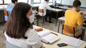 Se as autoridades de saúde da região recomendarem o fecho das escolas, se esta recomendação for aceite pelo governo regional, essa medida terá todo o meu apoio, como têm tido o apoio todas. Dgs Divulga Medidas Escolas So Devem Fechar Se Houver Elevado Risco Dn