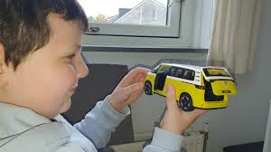 New family member. And the buzzes too. SI 税 한품 Iwlen 一出太 Prw.kymat ن