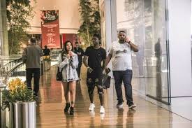 Vinicius junior is due to stay at flamengo on loan for a season before moving to madrid in 2018credit: Vinicius Junior Curte Ferias No Rio Ao Lado Da Namorada A Blogueira Maria Julia Mazalli