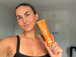 Dayna Rae's Instagram, Twitter & Facebook