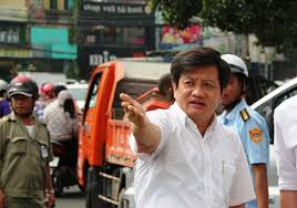 Ông đoàn ngọc hải được đưa vào trung tâm y tế mường lay để kiểm tra (ảnh: Ong Ä'oan Ngá»c Háº£i Tá»« Chá»©c Láº§n 2