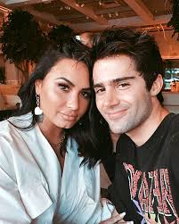 Demetria devonne lovato was born on august 20, 1992, in albuquerque, new mexico, to former dallas cowboys cheerleader dianna de la garza (née lee smith) and engineer and musician patrick martin lovato. Demi Lovato S Ex Boyfriends And Dating History Including Joe Jonas And Wilmer Capital