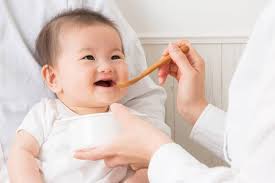 Bayi sebaiknya hanya mengonsumsi asi pada enam bulan pertama hidupnya. Aturan Pemberian Mpasi 6 Bulan Yang Harus Dipahami