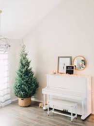 Minimalist Christmas Decor Farmhouse Living Minimalist Christmas Decor Minimalist Christmas Simple Christmas Decor