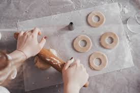 Salzteig Zum Basteln Rezept Fur Den Thermomix Rezept In 2020 Cookies Backen Zaubertopf Thermomix