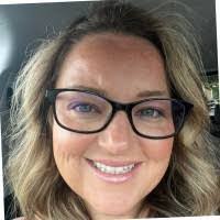 Melinda Kinney's Instagram, Twitter & Facebook