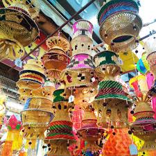 The busy tulshibaug market is located in front of the famous vishrambaug wada. Tulsibaug For Affordable Shopping Home Decor Lbb Pune