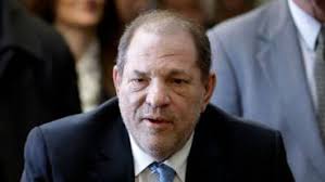 19 that asia argento, an italian actress and one of the first women to publicly accuse of harvey weinstein of sexual assault, quietly paid $380,000 to jimmy. Neue Vorwurfe Wird Harvey Weinstein Nach Los Angeles Gebracht