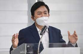 원희룡 후보는 이준석 대표의 '저거 곧 정리'발언에 대해서 '윤석열 후보가 곧 정리된다'라고 들었다는 입장 이준석 대표는 '갈등상황이 정리된다'는 입장입니다. Kuyghcjcgsk57m