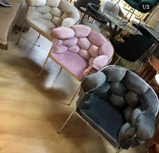 Saarinen went on to design many of knoll's most recognizable pieces, including the tulip chairs and tables, the womb chair, and the 70 series of seating. Designer Stuhl Ballon Lionsstar Gmbh